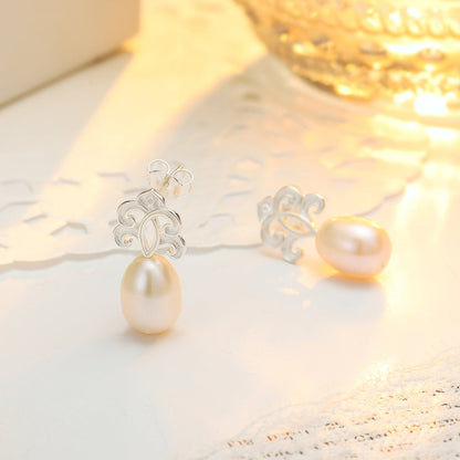 Freesia Pearl Earrings