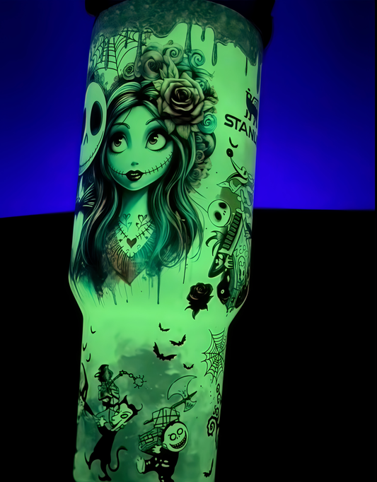 🎁 The Ultimate Halloween Gift: Sally x Jack Skellington 40oz Tumbler 💀✨